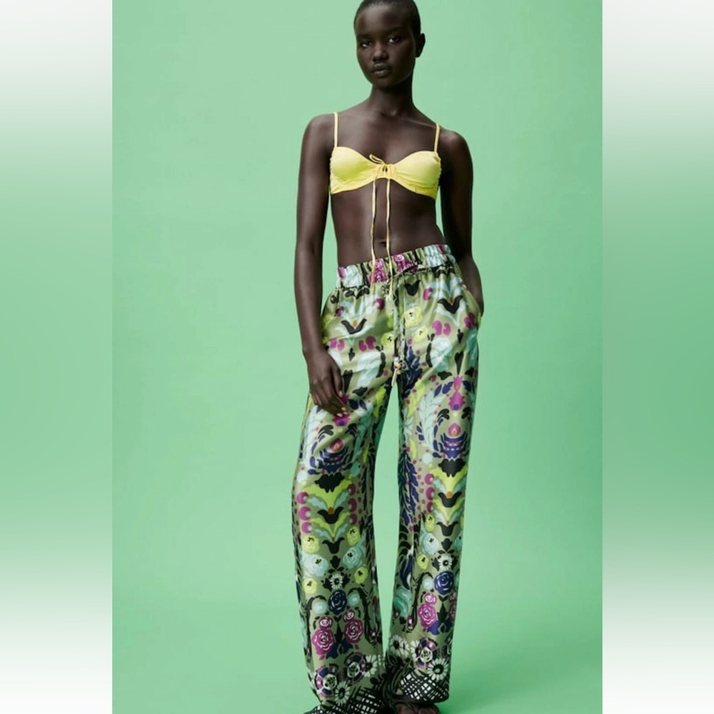 Zara Flowy Green Floral Pants Size XS NWT 194